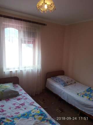 Гостевой дом Guest House Mihalych Гагра Бюджетный трехместный номер-2